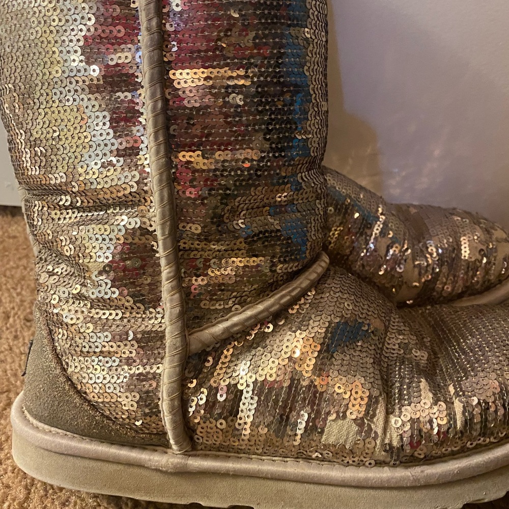 UGGS size 6.5 a little worn.